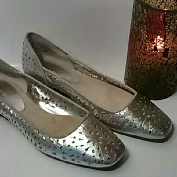 Flats by Enzo Angiolini - Picture 1 of 8